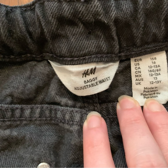 H&M kids baggy jeans | size 16 - Picture 3 of 4